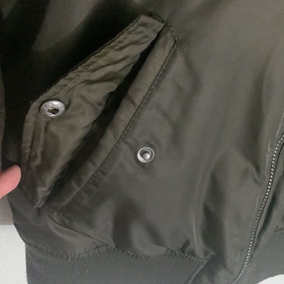 Levi’s Bomber Jacket - Picture 4 of 9